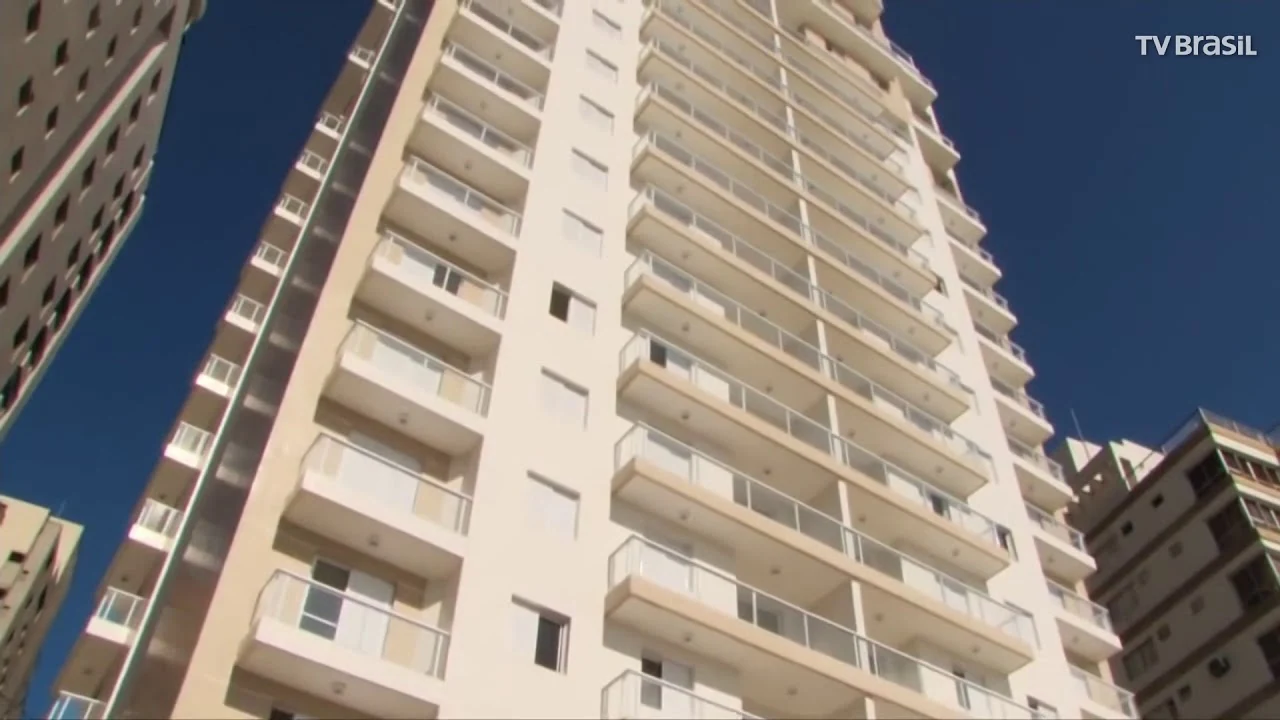 Imagem do edifício Solaris na prévia oficial da reportagem da TV Brasil sobre o leilão, em maio de 2018.